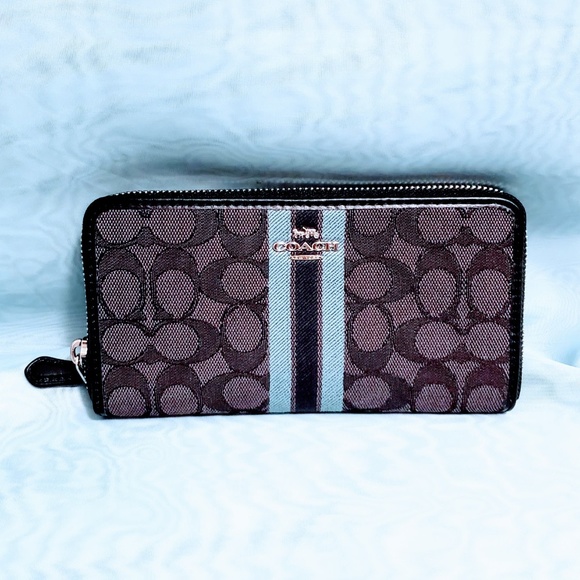 Coach Handbags - Coach signature jacquard accordion zip wallet🆕💖